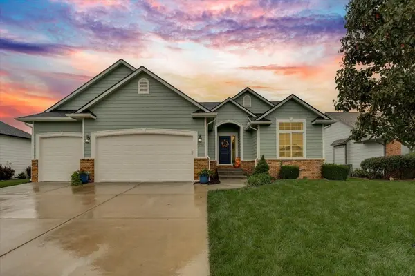 705 Charles, Hesston, KS 67062