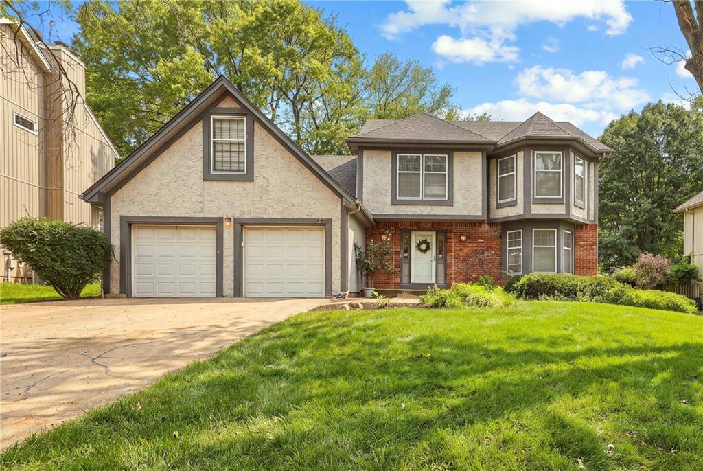 8408 Acuff LN, Lenexa, KS 66086