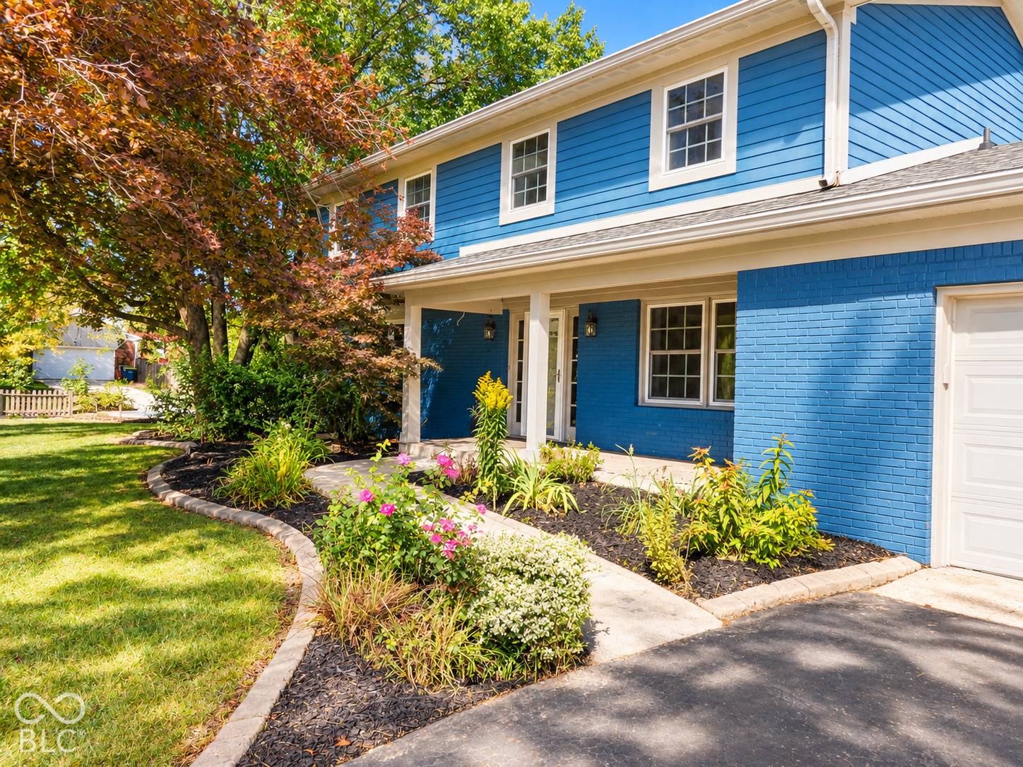 7053 Grosvenor PL, Indianapolis, IN 46220