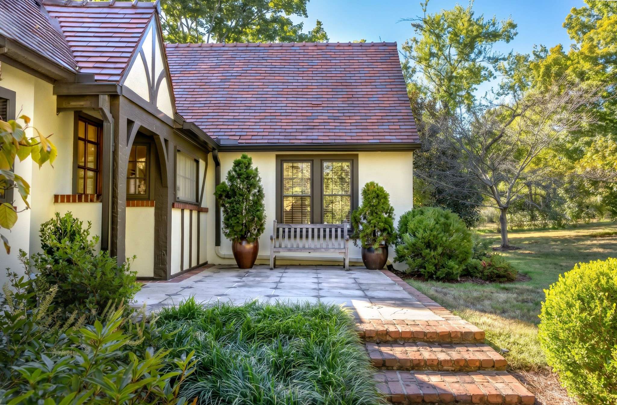 1201 Graybar Ln, Nashville, TN 37215