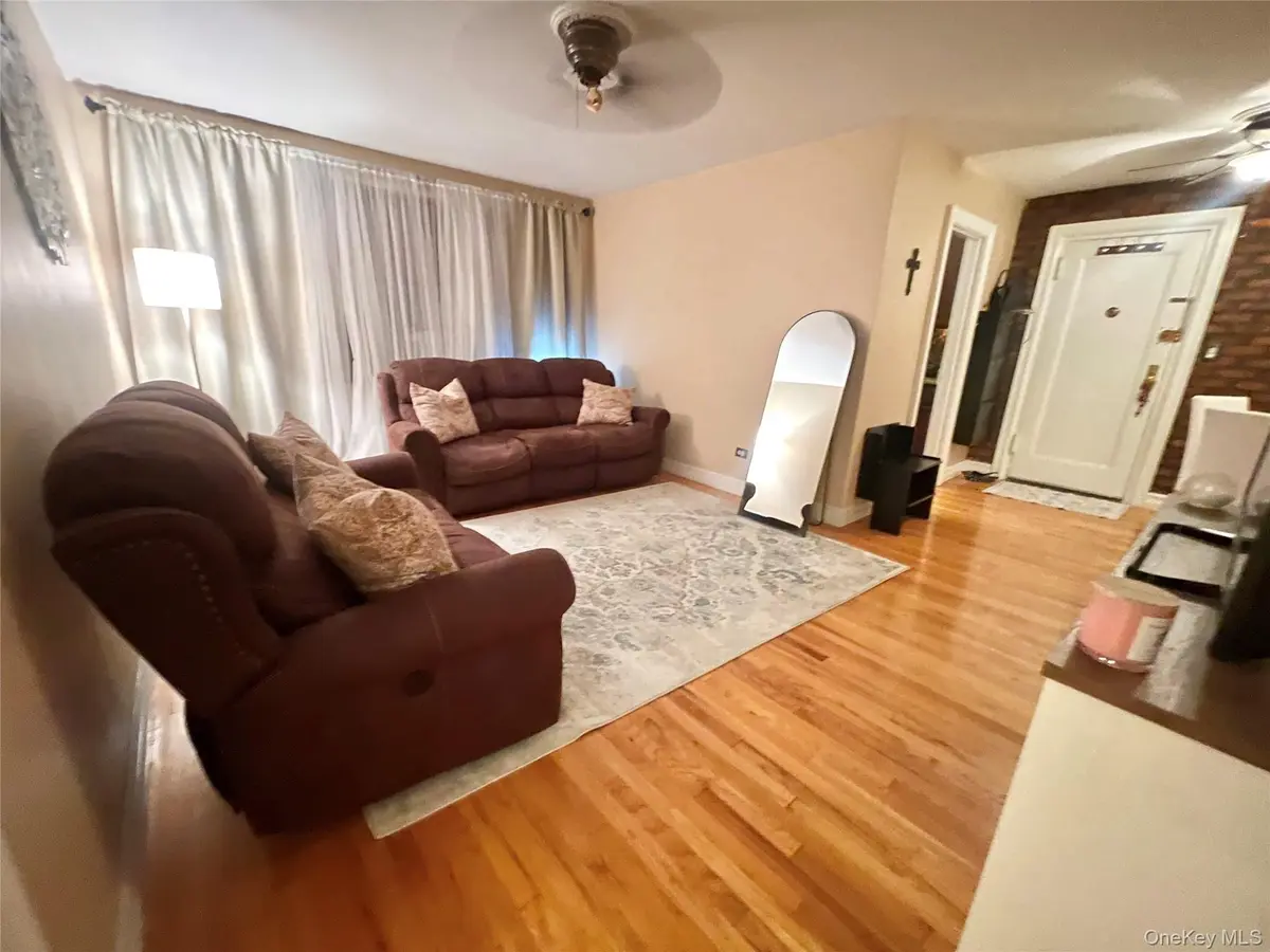 62-15 53rd AVE #4F, Maspeth, NY 11378