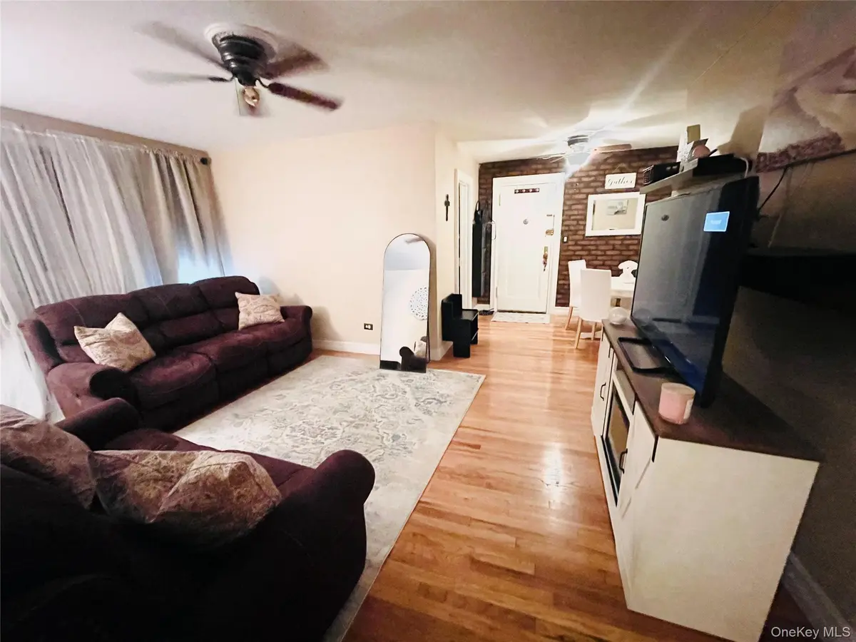 62-15 53rd AVE #4F, Maspeth, NY 11378