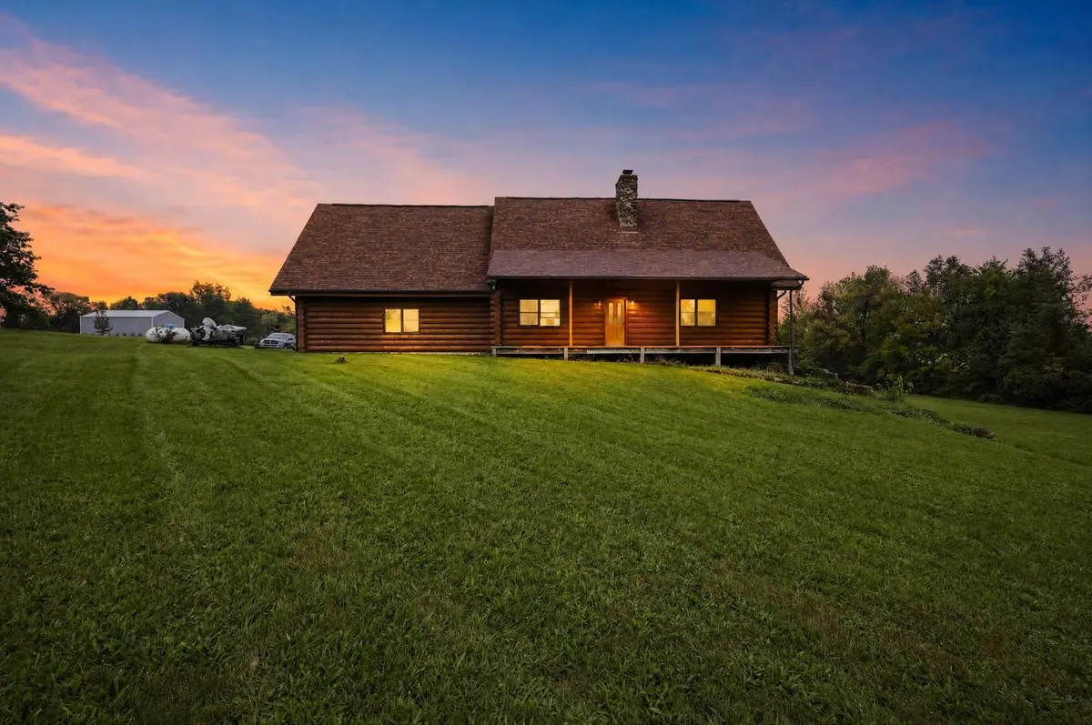 21205 County Line RD, South Beloit, IL 61080