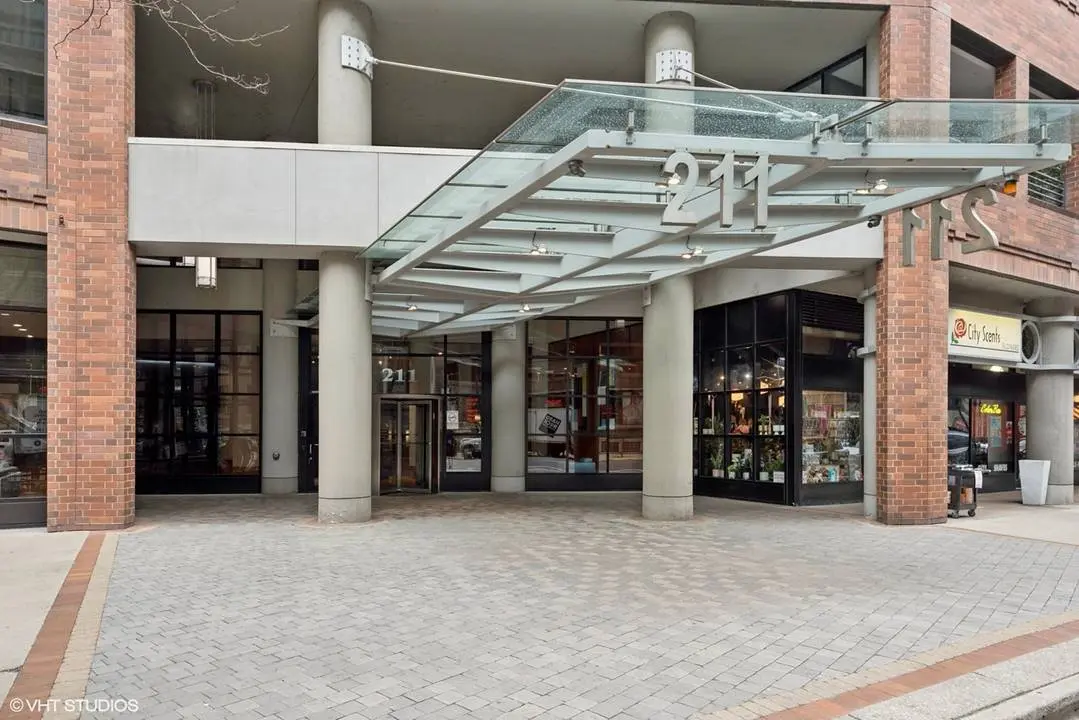 211 E Ohio ST #2211, Chicago, IL 60611
