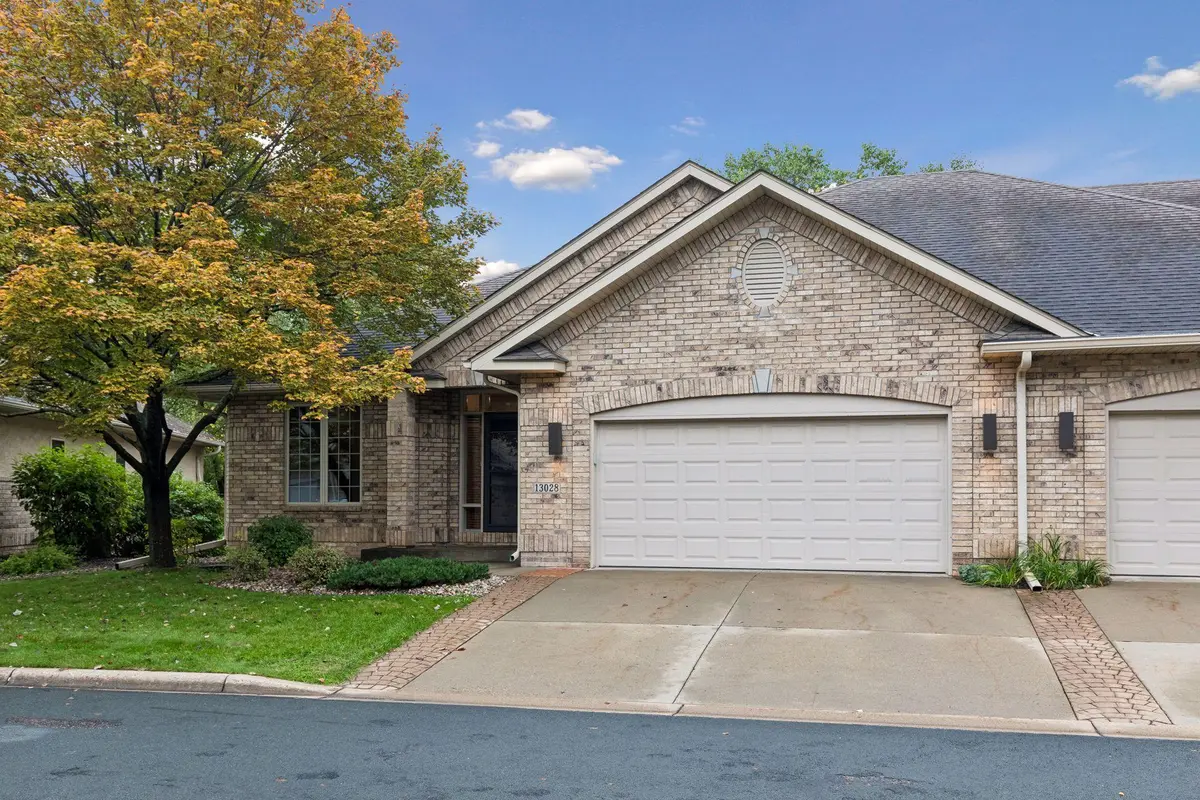 13028 Garvin Brook LN, Apple Valley, MN 55124