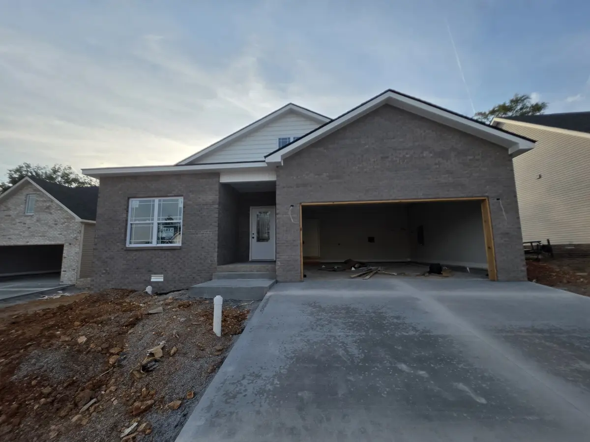 492 S Halifax Ct, Clarksville, TN 37040