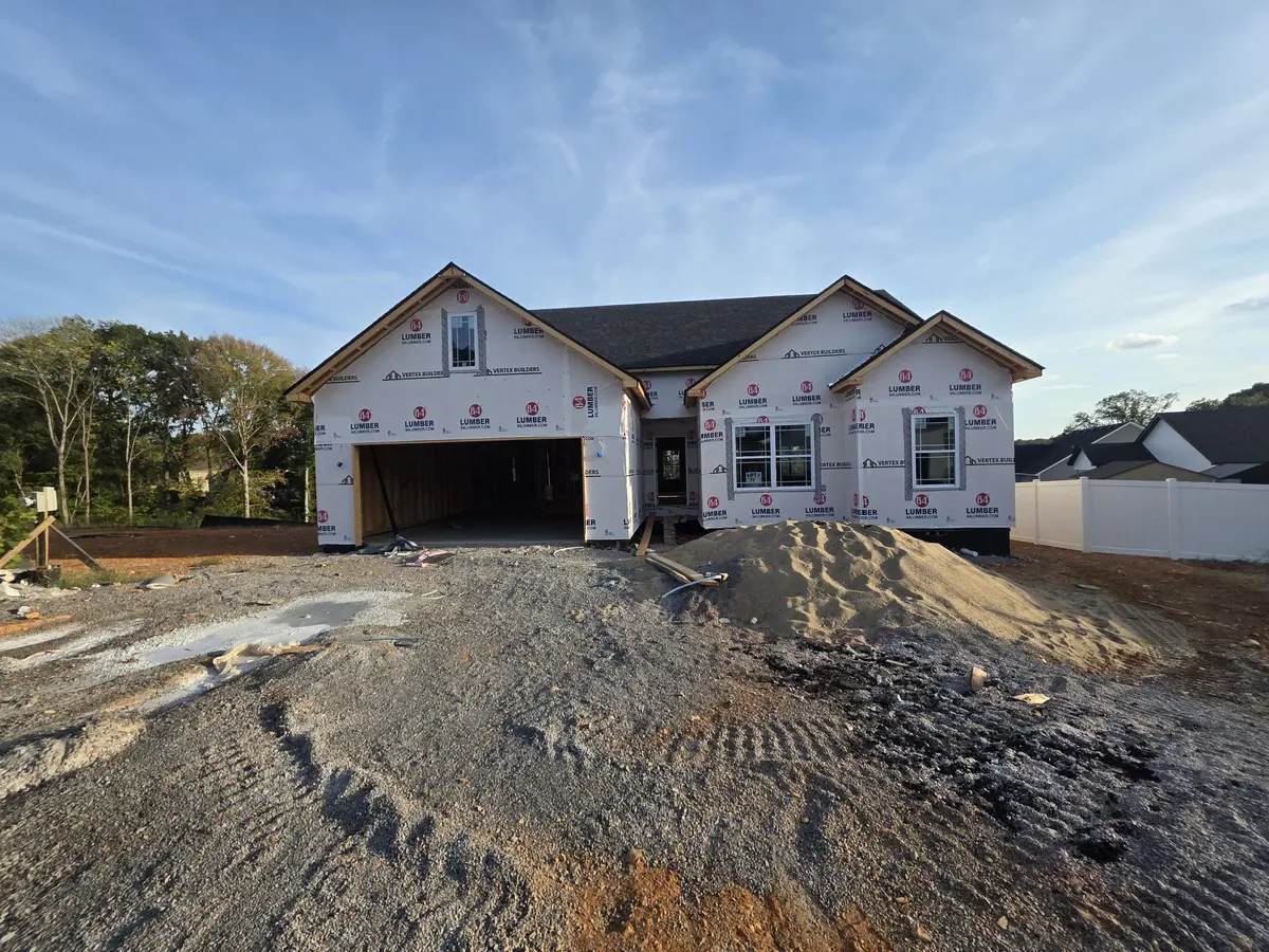 3622 Westlake Dr, Clarksville, TN 37040