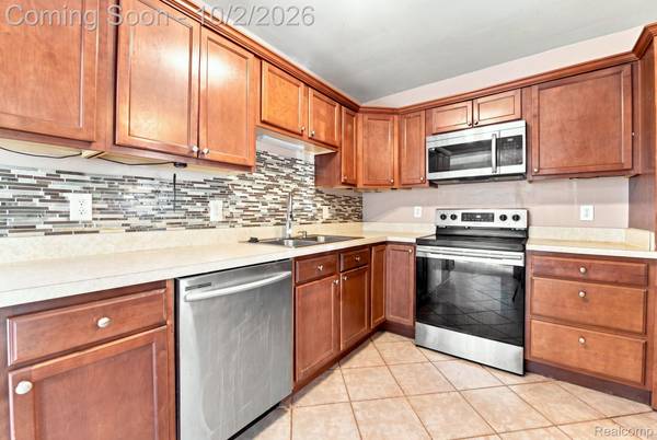 475 Belanger ST, Grosse Pointe Farms, MI 48236
