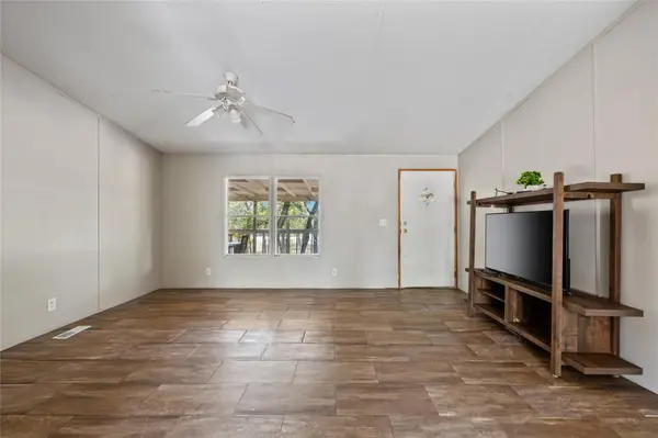 162 Jeffrey DR, Cedar Creek, TX 78612