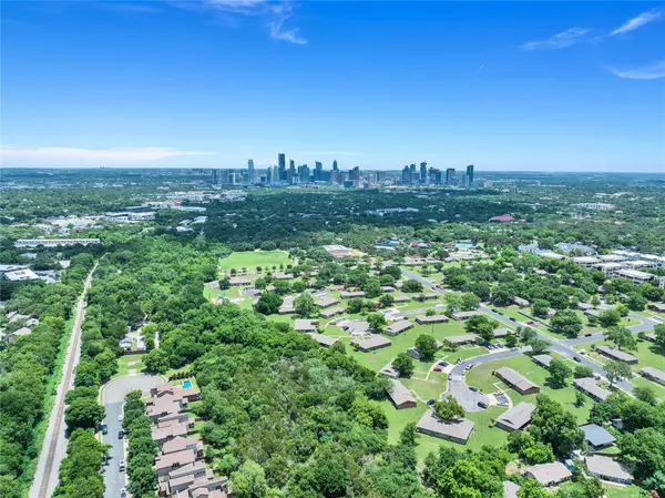 3003 Corbin LN, Austin, TX 78704