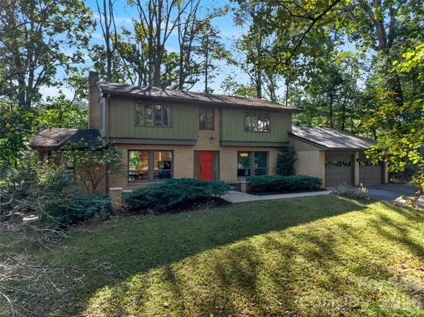 14 Willow RD, Asheville, NC 28804