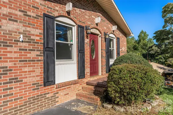 2480 Raintree ST, Connelly Springs, NC 28612