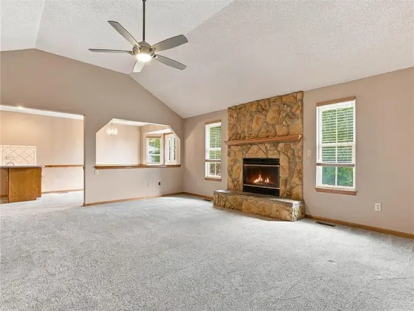 426 James CIR, Odessa, MO 64076