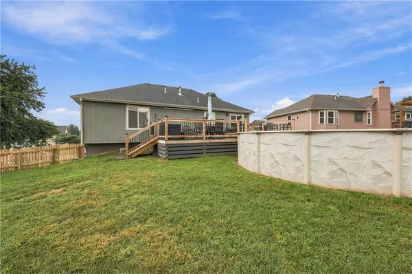 1010 E 16th ST, Kearney, MO 64060