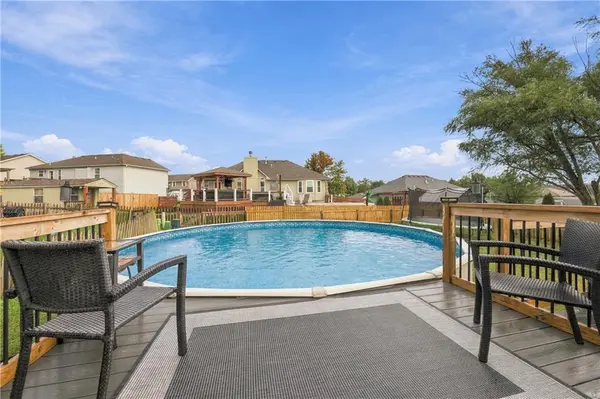 1010 E 16th ST, Kearney, MO 64060