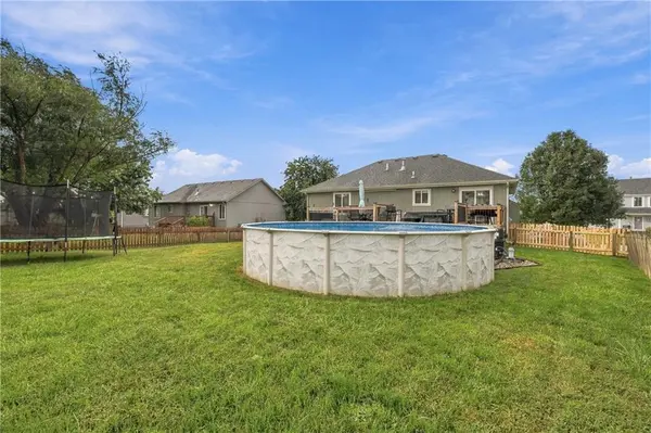1010 E 16th ST, Kearney, MO 64060