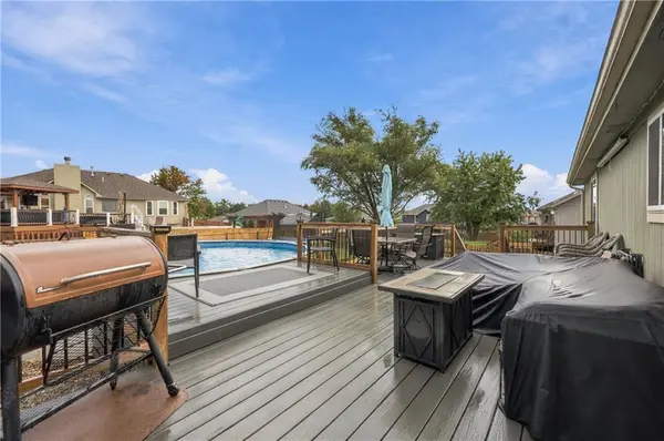 1010 E 16th ST, Kearney, MO 64060