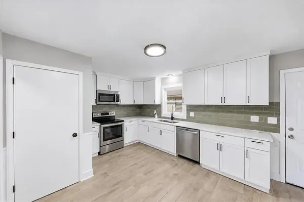 1704 E 79th ST, Kansas City, MO 64131