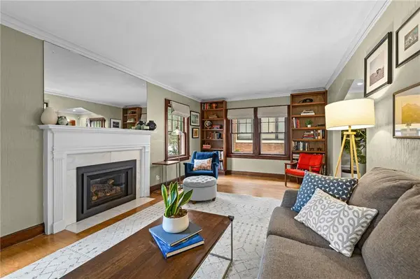 6657 Locust ST, Kansas City, MO 64131