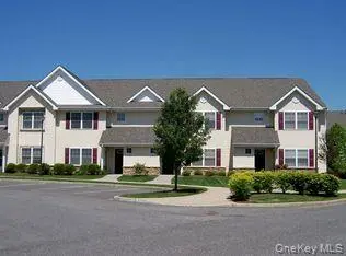 62 Morley CIR, Melville, NY 11747