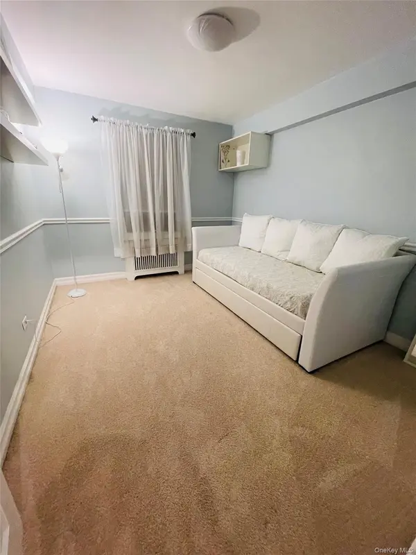 62-15 53rd AVE #4F, Maspeth, NY 11378
