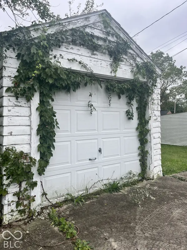 821 W Cross ST, Anderson, IN 46011