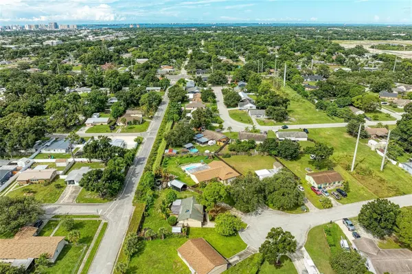 2219 LOCKWOOD MEADOWS CIR, Sarasota, FL 34234