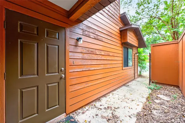 5606 SW 8TH PL, Gainesville, FL 32607