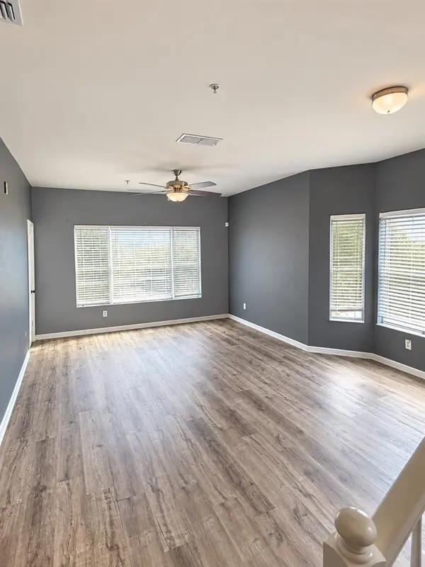 2388 GRAND CENTRAL Pkwy #8, Orlando, FL 32839