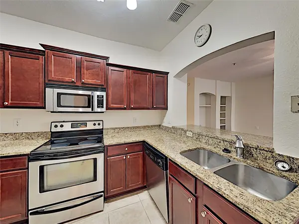 1325 ROTONDA PT #101, Lake Mary, FL 32746