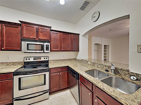 1325 ROTONDA PT #101, Lake Mary, FL 32746