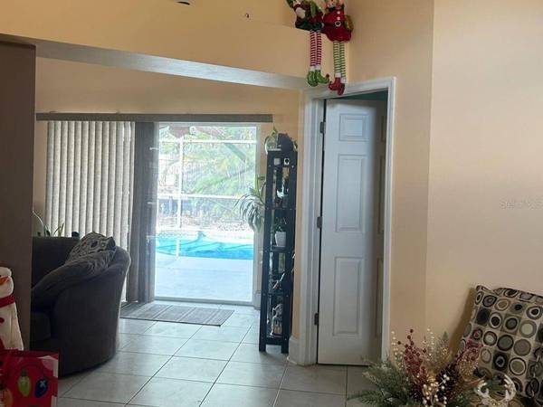 4858 KINGSTON CIR, Kissimmee, FL 34746