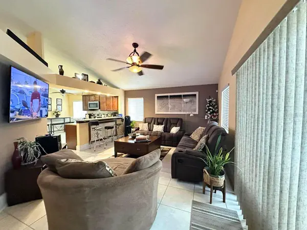 4858 KINGSTON CIR, Kissimmee, FL 34746