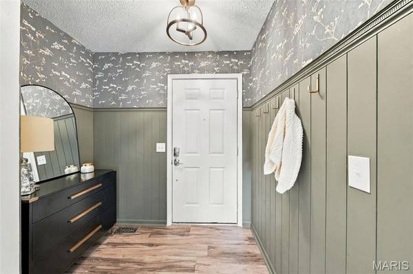 6 S Perry CIR, O'fallon, MO 63366