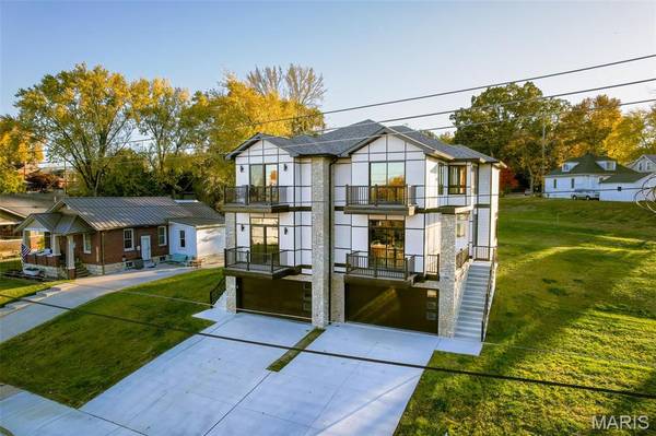 512 W 2nd ST, Washington, MO 63090