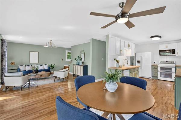 902 N Lake Sherwood DR, Lake Sherwood, MO 63357