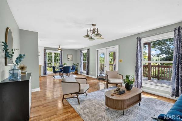902 N Lake Sherwood DR, Lake Sherwood, MO 63357