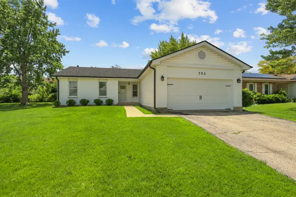 752 N Brookdale DR, Schaumburg, IL 60194