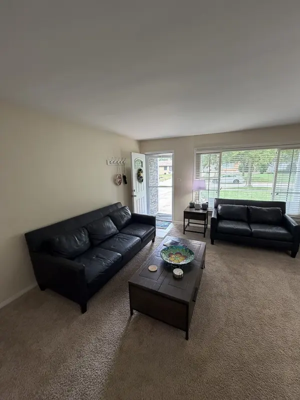 492 W Avery ST, Elmhurst, IL 60126