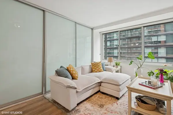 211 E Ohio ST #2211, Chicago, IL 60611