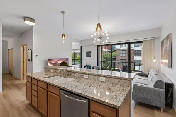 4525 Park Commons DR #202, Saint Louis Park, MN 55416