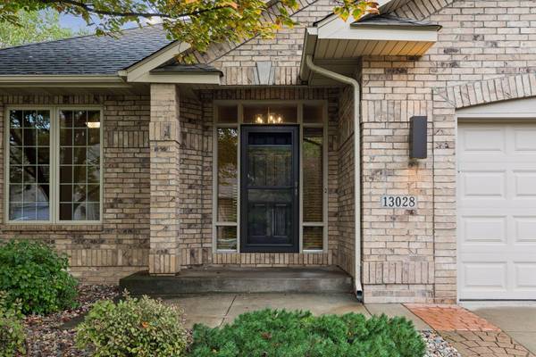 13028 Garvin Brook LN, Apple Valley, MN 55124