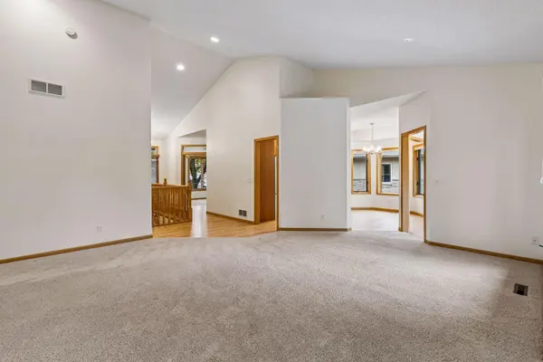 13028 Garvin Brook LN, Apple Valley, MN 55124