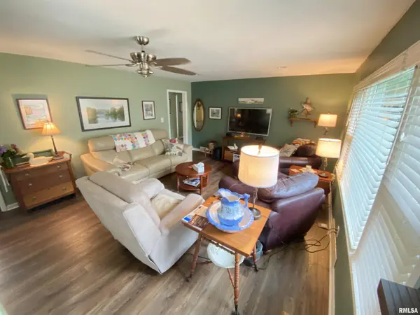 46 CIRCLE DR, Springfield, IL 62703