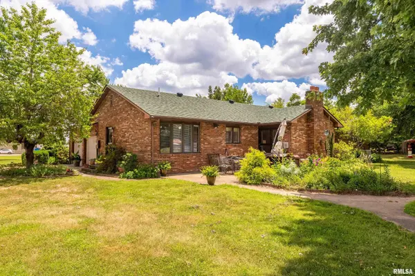 1000 N Pentecost DR, Marion, IL 62959
