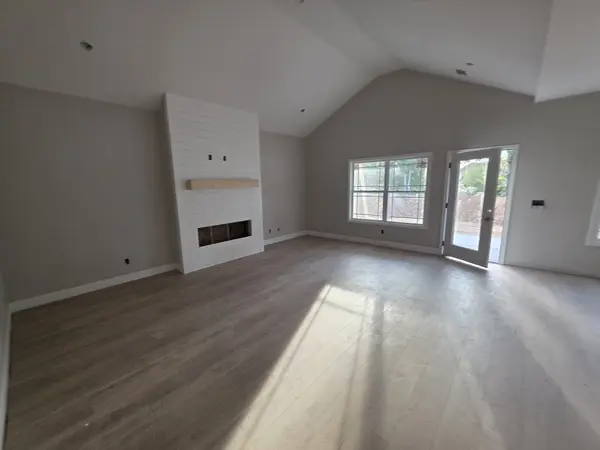 492 S Halifax Ct, Clarksville, TN 37040