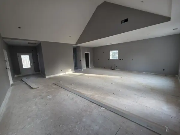 488 S Halifax Ct, Clarksville, TN 37040