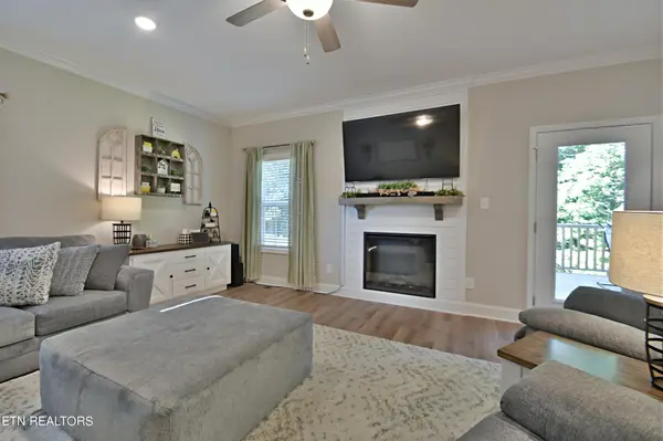 7640 Honey Oaks Rd, Corryton, TN 37721