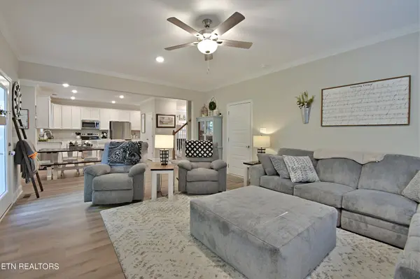 7640 Honey Oaks Rd, Corryton, TN 37721