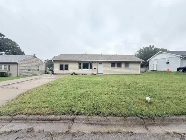 925 S Garfield St, Junction City, KS 66441